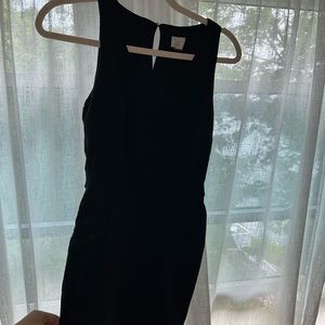black pocket dress